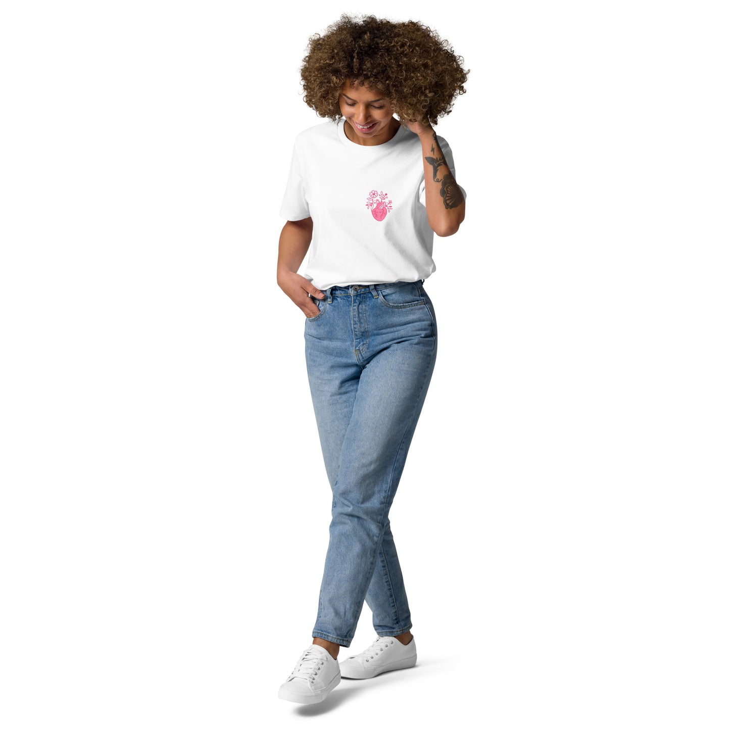 Unisex-T-Shirt mit Hez und auf der Rückseite Skelett-Handmotiv und Schriftzug 'Bone Amour' – perfekt für angehende Orthopäden und Mediziner