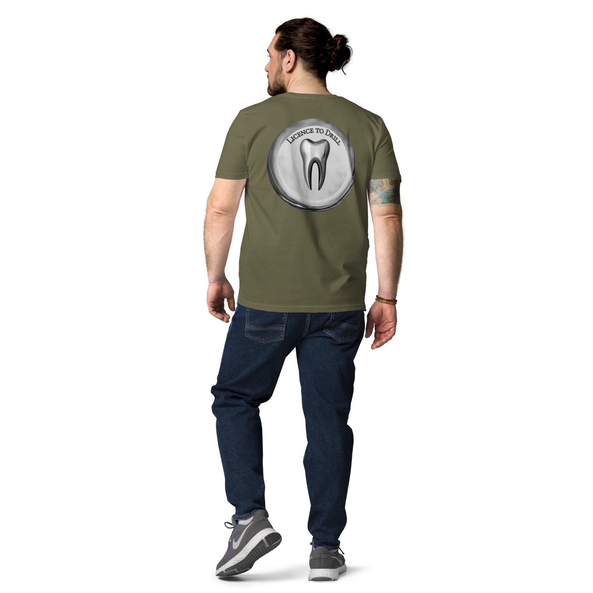 Unisex-T-Shirt mit großem 'Licence to Drill'-Design und Zahnmotiv auf der Rückseite – stilvoll und nachhaltig